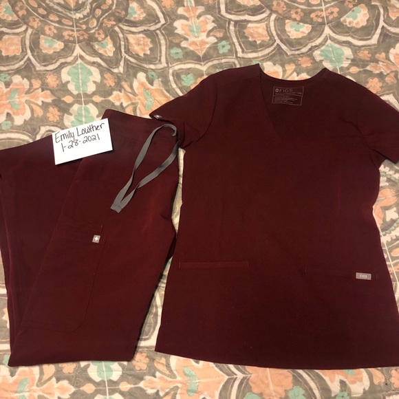 Sold ❌ Figs Burgundy Set - Picture 1 of 1